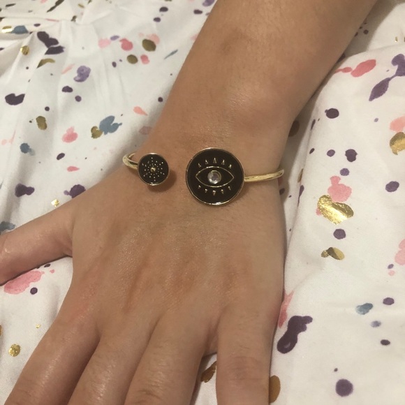NEW✨ Evil Eye Cuff Bracelet - Picture 2 of 5